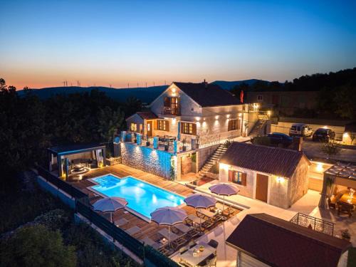 Lovrec Villa | Villa Lady Stone