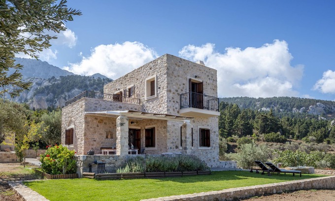 Lagoudi Zia Villa | Villa Lagoudi Stone House