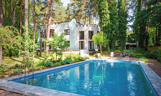 Lesznowola Villa | Villa large garden, outdoor pool, 25 mins to central Warsaw