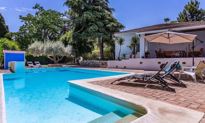Mairena del Aljarafe Villa | Villa las Tinajas , con Encanto Andaluz