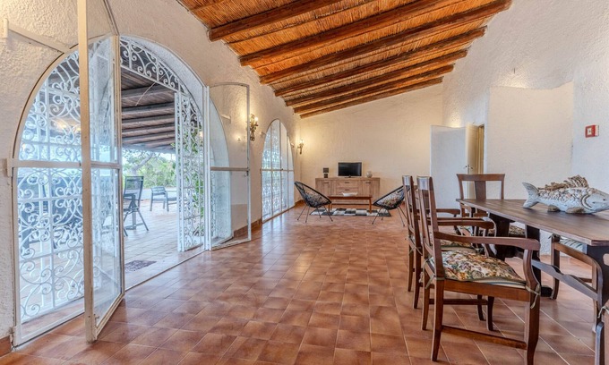 Alghero Villa | Villa Laura by Wonderful Italy