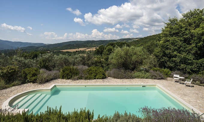 Todi Villa | Villa Lavanda Todi, countryside casale with private pool in the heart of Umbria