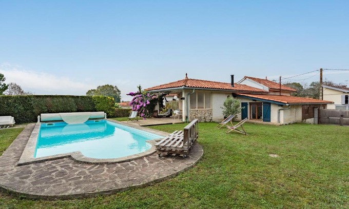 Sames House | Villa Les Lys - Avec piscine et grand jardin