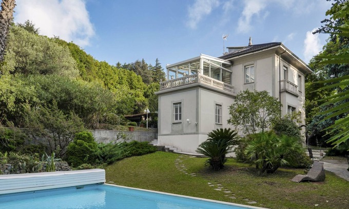 Albisola Superiore Villa | Villa Liberty Albisola 6+2, Emma Villas