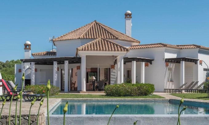 Benalup-Casas Vieja House | Villa Lila with Private Pool, Garden and Wi-Fi