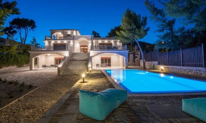 Agii Theodori Villa | Villa Lion - Luxury Stay