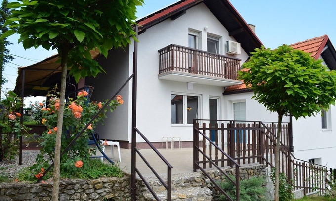 Belgrade House | Villa LipaHills for parties or family holidaysnnn