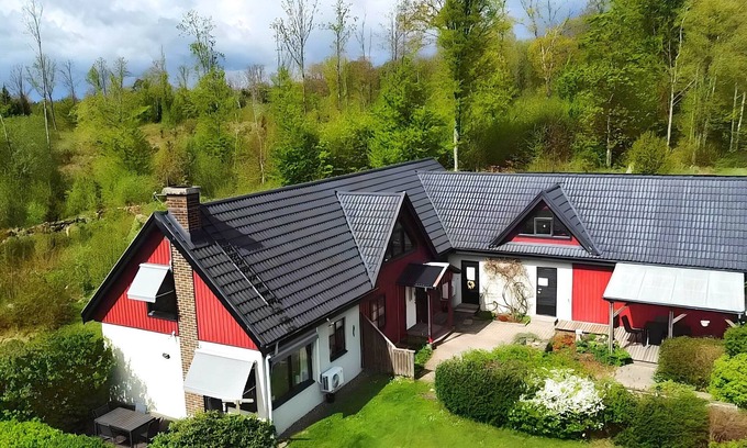 Osby House | Villa Lisbeth - Your family vacation with sauna & fireplace in southern Sweden