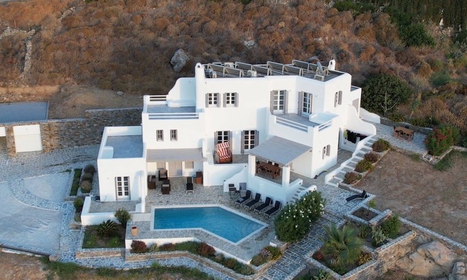 Maragas Villa | Villa Lithari: enjoy magnificent views and your own private pool (Plaka/Orkos)