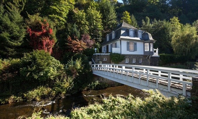 Monschau Villa | Villa "live" with private bridge, pavilion, Park, Single location in Monschau