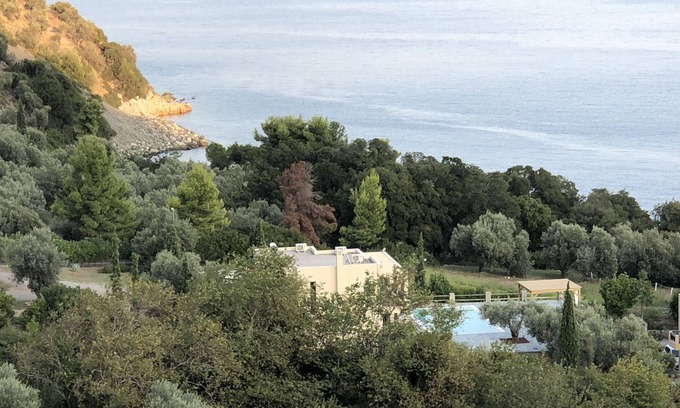 Edipsos Villa | Villa Livia - a stunning house in the real Greece