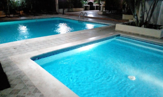 Bocacanasta Villa | Villa Los Almendros - 2 private pools & tennis & pickle ball