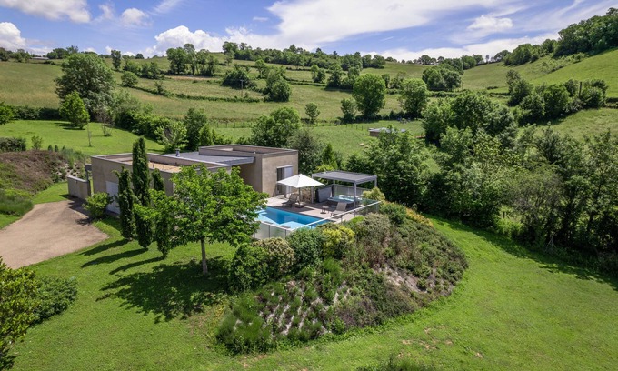 Espalion Villa | Villa Lot - Luxury and comfort in the heart of Aveyron with private pool and Jacuzzi