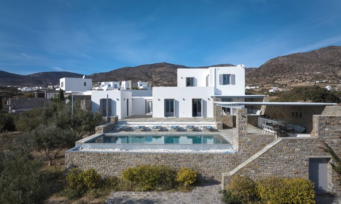 Drios Villa | Villa louise, sea view, swimming pool, sleeps 12, near Drios