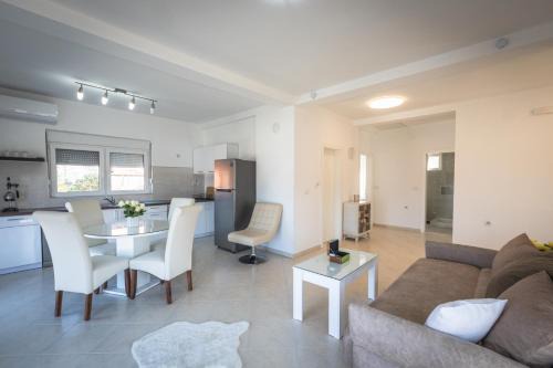 Mrzenci Villa | Villa Luca Christo