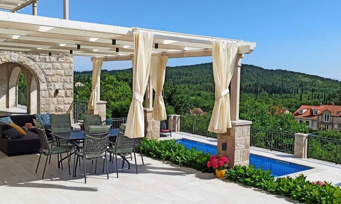 Cilipi Apartment | Villa Lucija, relaxing family gateway in Dubrovnik riviera
