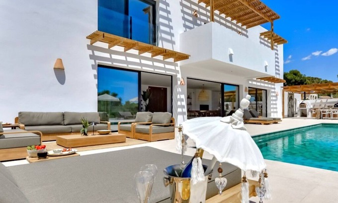 Benissa Coast Villa | Villa Lujo - by Almarina Villas