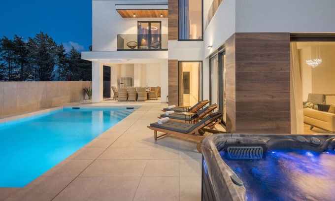 Petrovija Villa | Villa Luxor