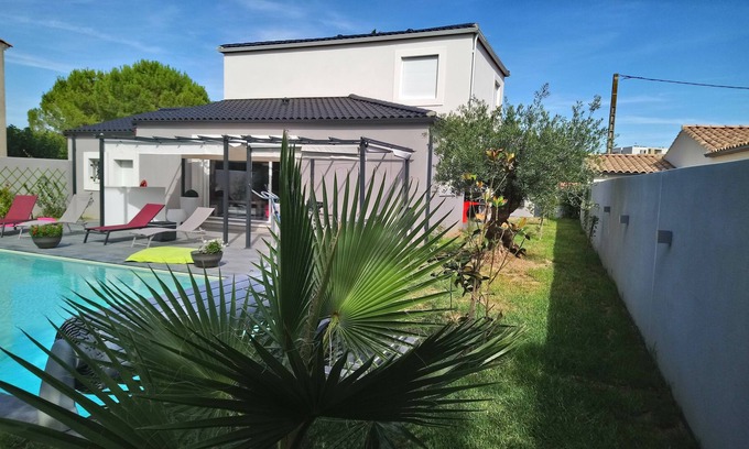 Hopitaux-Facultes Villa | Villa luxury 6/8 people with pool and jacuzzi