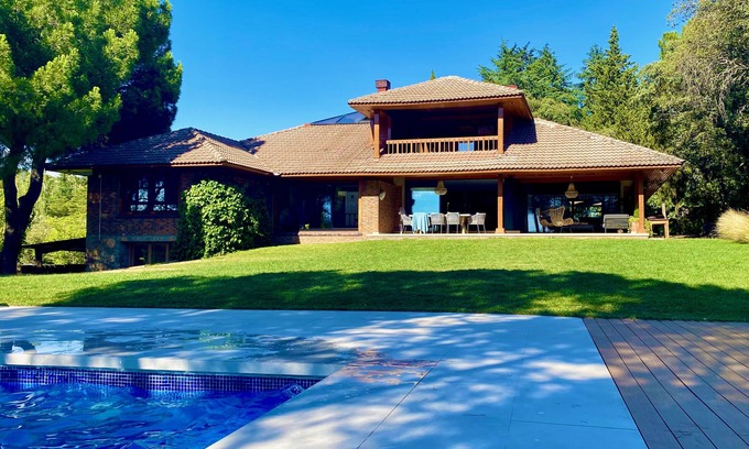Torrelodones Villa | Villa Madrid mountain view (30km from centre)