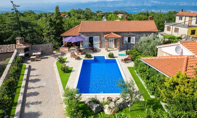 Sveti Vid Dobrinjski Villa | Villa Maja with private swimming pool