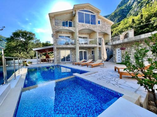 Morinj Villa | Villa Maki