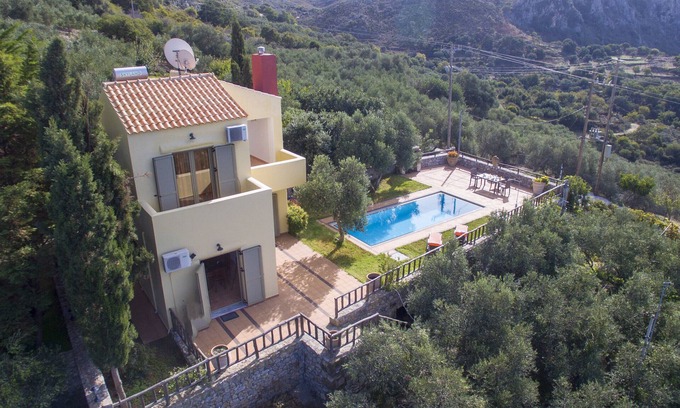 Milia Villa | Villa 'Malathiros 3 with Private Pool' with Sea View, Wi-Fi and Air Conditioning