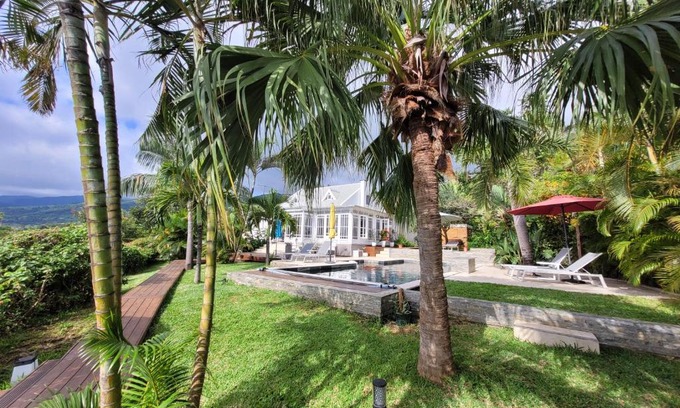 Bois de Nefles Bed & Breakfast | VILLA MANAAKI