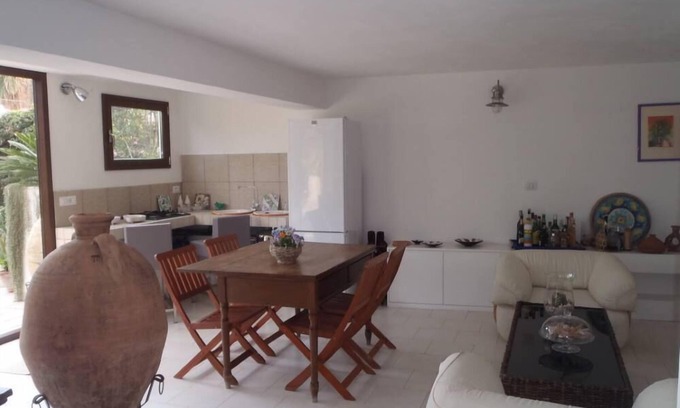 Aci Trezza House | VILLA MANCINI - Lofts by the sea in front of the stacks