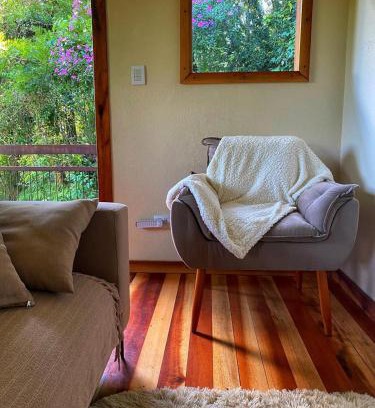 Campos do Jordao Apartment | Villa Mantiqueira - Studio II - Com lareira e área verde