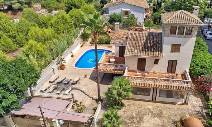 Les Meravelles Villa | Villa Maravillas next to the beach with a pool, garden and terraces