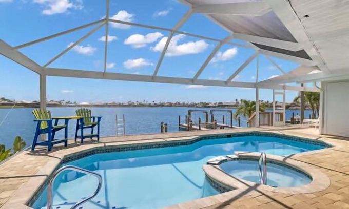 Eight Lakes House | Villa Margarita - 4 Bedroom w/Beautiful Lake View and Gulf Access!