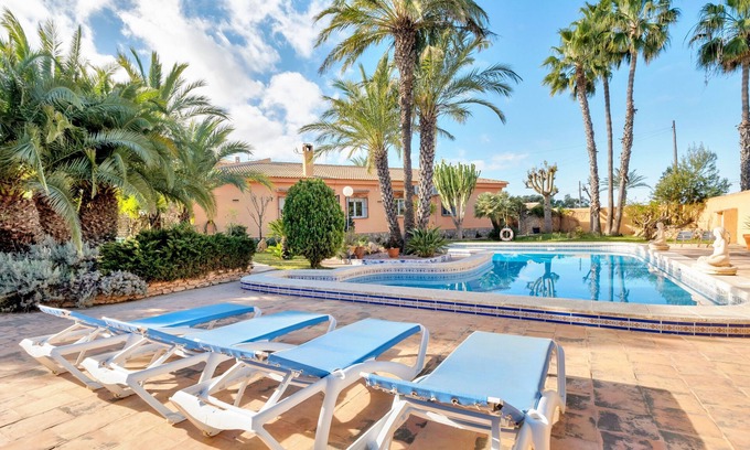 El Chaparral Apartment | Villa 'Maria Dependance' with Private Pool, Wi-Fi and Air Conditioning