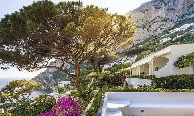 Marina Piccola Villa | VILLA MARINA BLUE - Six Bedroom Villa, Sleeps 13
