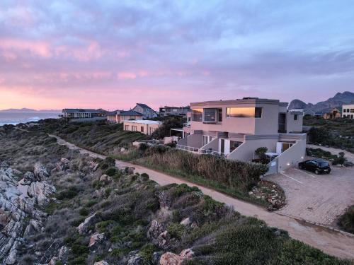 Pringle Bay House | Villa Marine Guest House