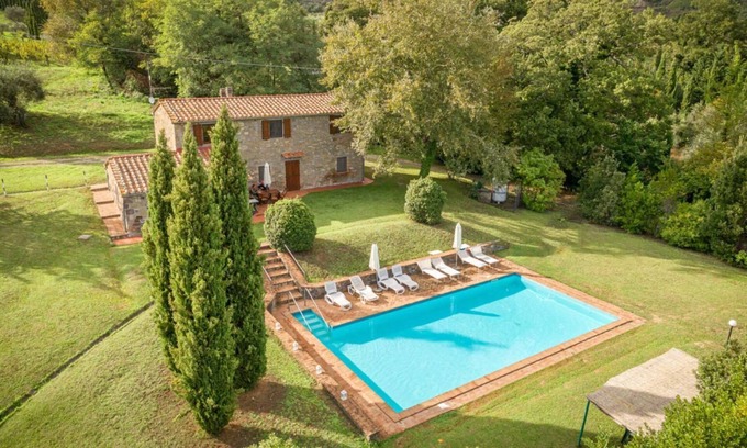 Il Poggio Villa | Villa Mealli Large Private Pool, WiFi