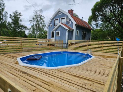 Hallefors House | Villa med pool i närheten av Örebro