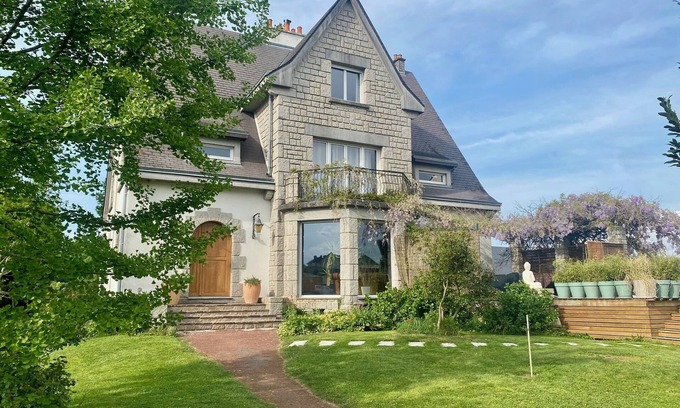 Mayenne Apartment | Villa Medena - All-comfort stay + jacuzzi - Rated 3*.
