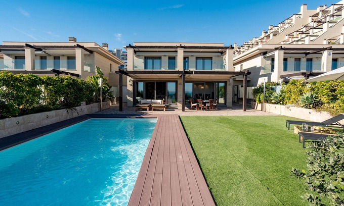 Els Arenals del Sol Villa | Villa 'Mediterranean Beach' with Sea View, Wi-Fi and Air Conditioning