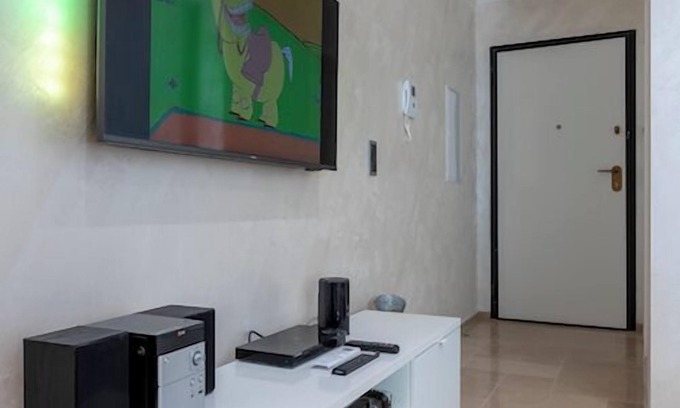 Hollerich Apartment | Villa Medici 22 Two-Bedroom Apartment with Spa Bath