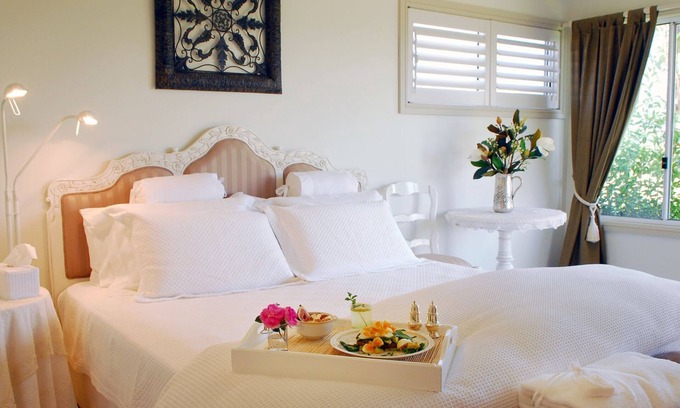 Forbesdale Bed & Breakfast | Villa Medici - Bed and Breakfast - Couples - HamptonnSTRA-4614nQTA-BSTAR-1507