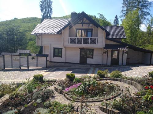 Vyzhnytsya Hotel | Villa Medova