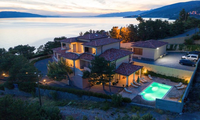 Sveti Juraj Apartment | Villa Mia - One-Bedroom Apartment with Pool (2 Persons) - Sveti Juraj #002