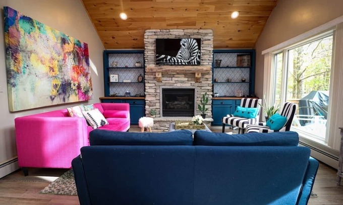 Lake Ariel Ski Chalet | Villa MiaNova: A Modern Hideout in the Woods.