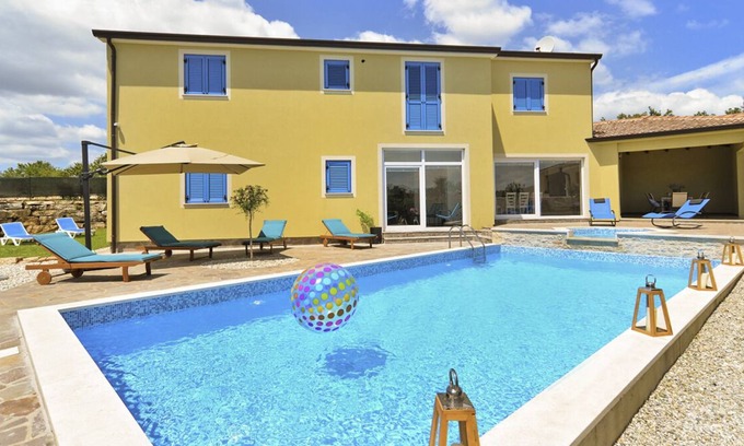 Muzini Villa | Villa Mirjana - Six Bedroom Villa, Sleeps 12