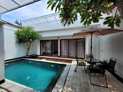 Senggigi Villa | Villa Moana Sari