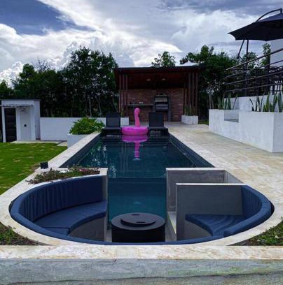Los Santos Villa | Villa moderna con una hermosa piscina, fogata y BBQ