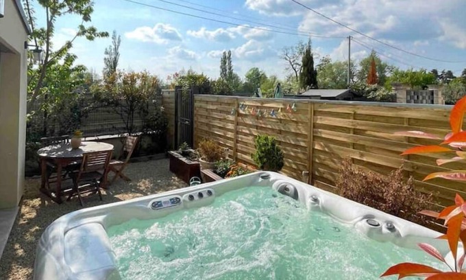 Le Thor Villa | Villa Moderne Avec Jacuzzi Proche D'avignon