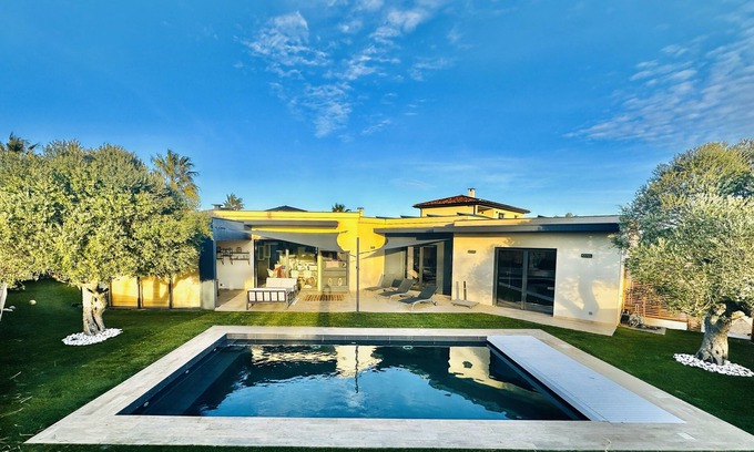 Sauvian House | Villa Moderne Face aux Vignes