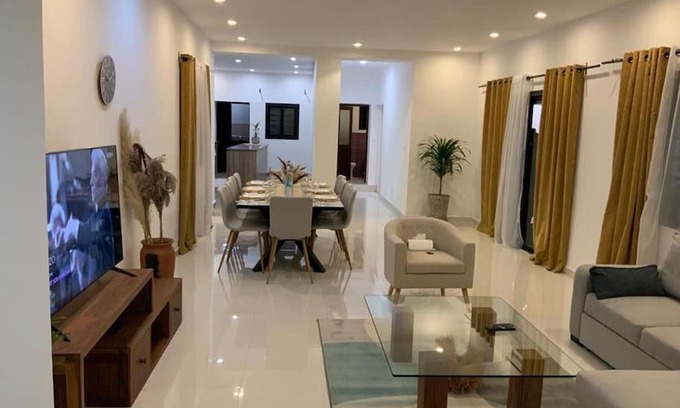 Ambohibao Villa | Villa moderne securisee 24H sur 7J
